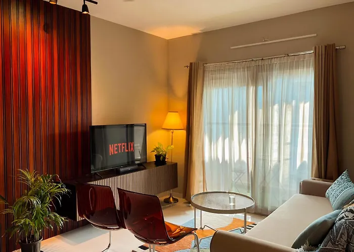 2Bhk 28Th Floor Near Airport Balconies Tv Wifi